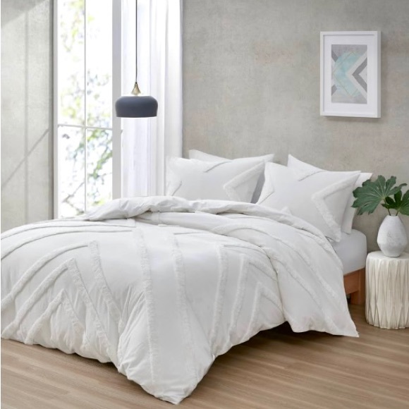Urban Habitat Zane Cotton Midweight Comforter.